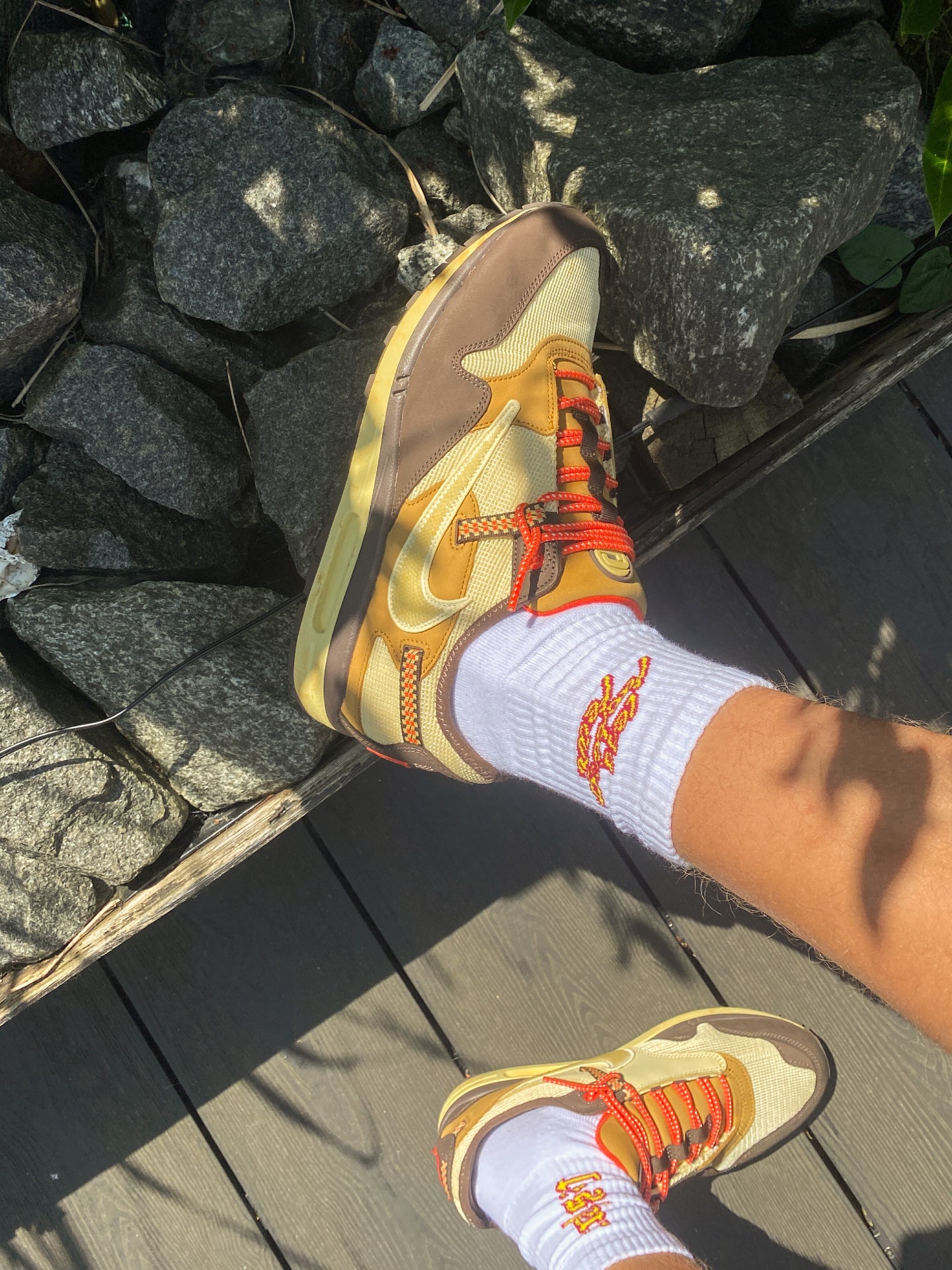 lff SOCKS "YELLOW on WHITE"